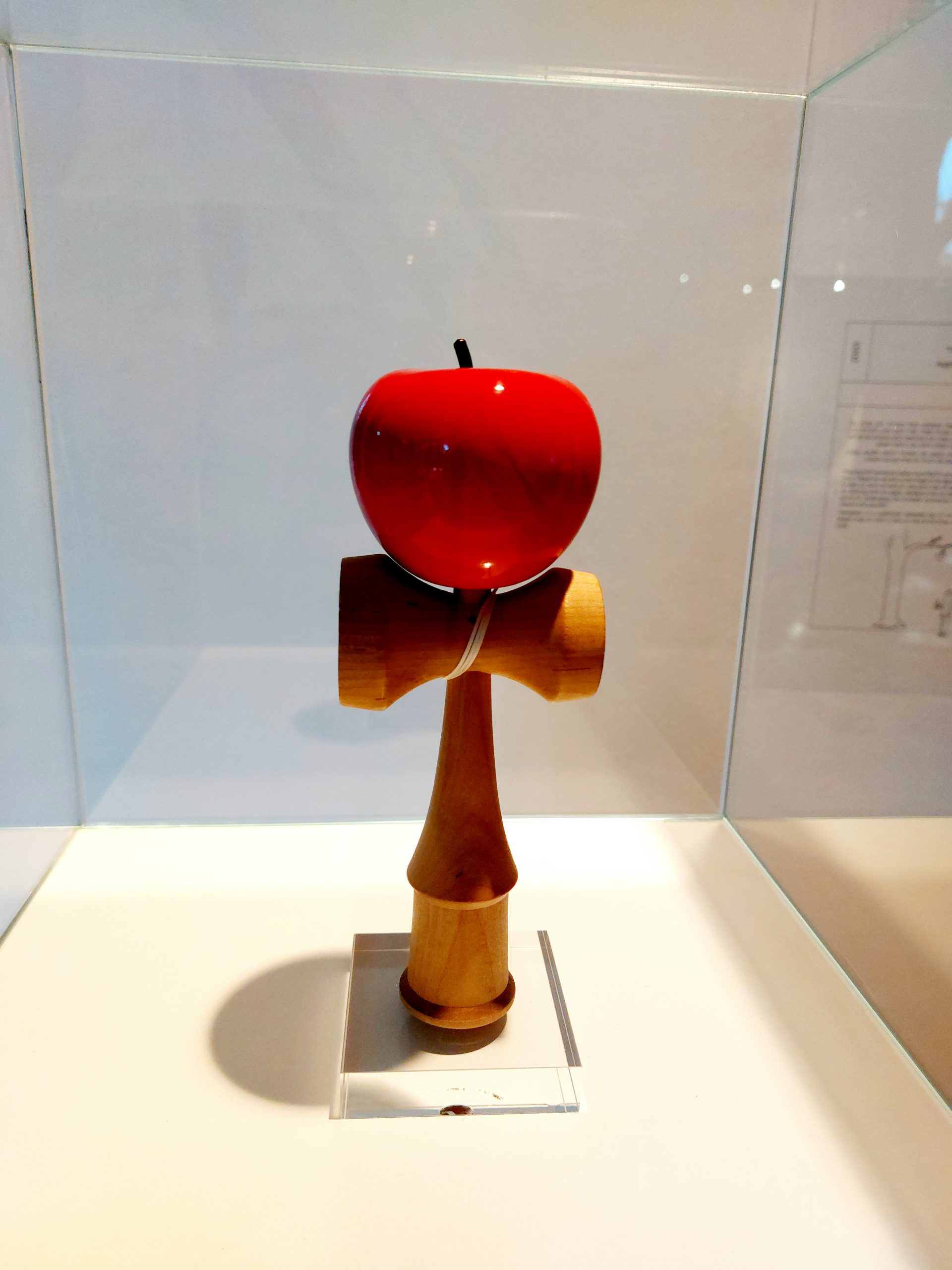 Apple Kendama, BLINKING – Yasuhiro Suzuki, Art Exhibition